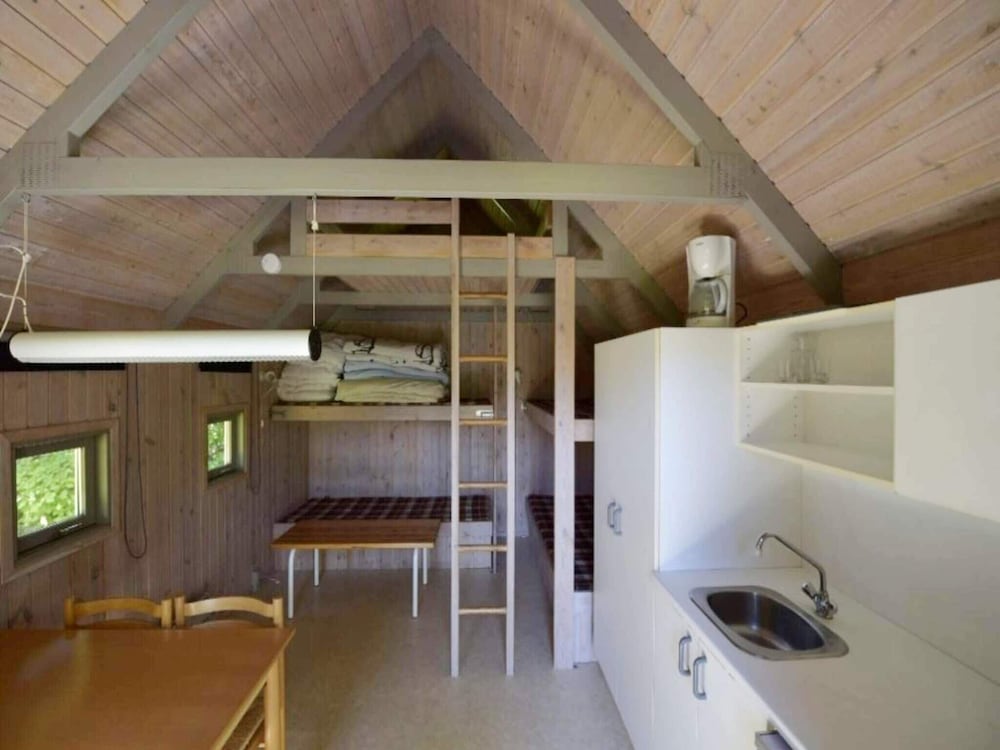 Cabin in Camping Resort-shared Bathroom