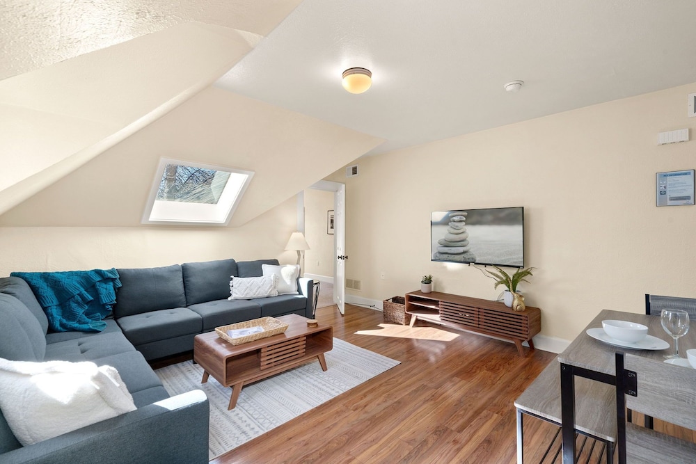 Spacious Old Town Home Walk to Dining & Culture!