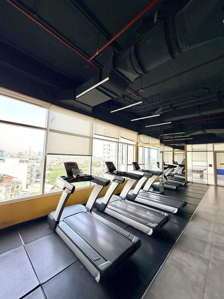 Sunrise High Floor Pool Ben Thanh Gym