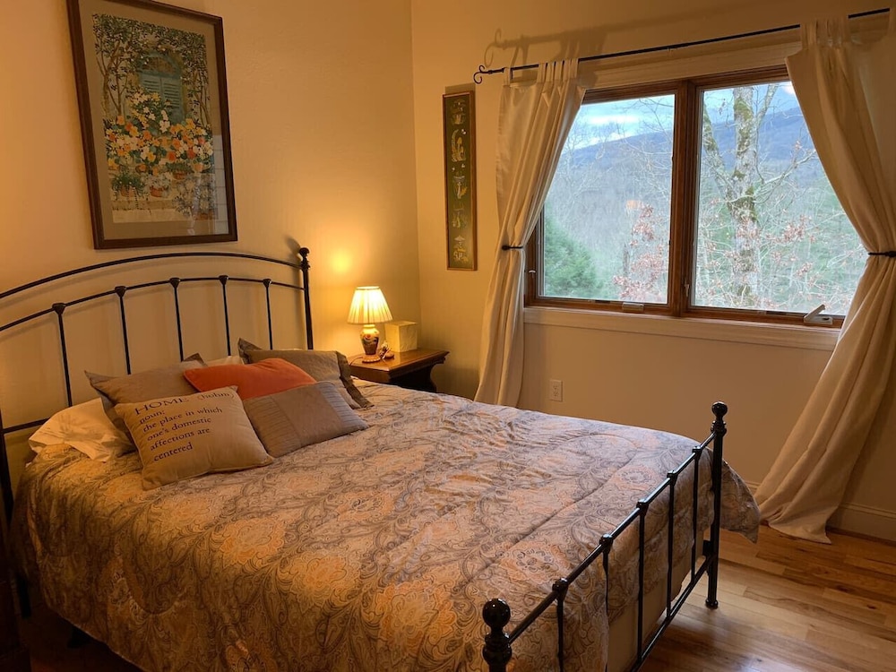 Vacation Home Near Golf Course Hiking Sleeps 20