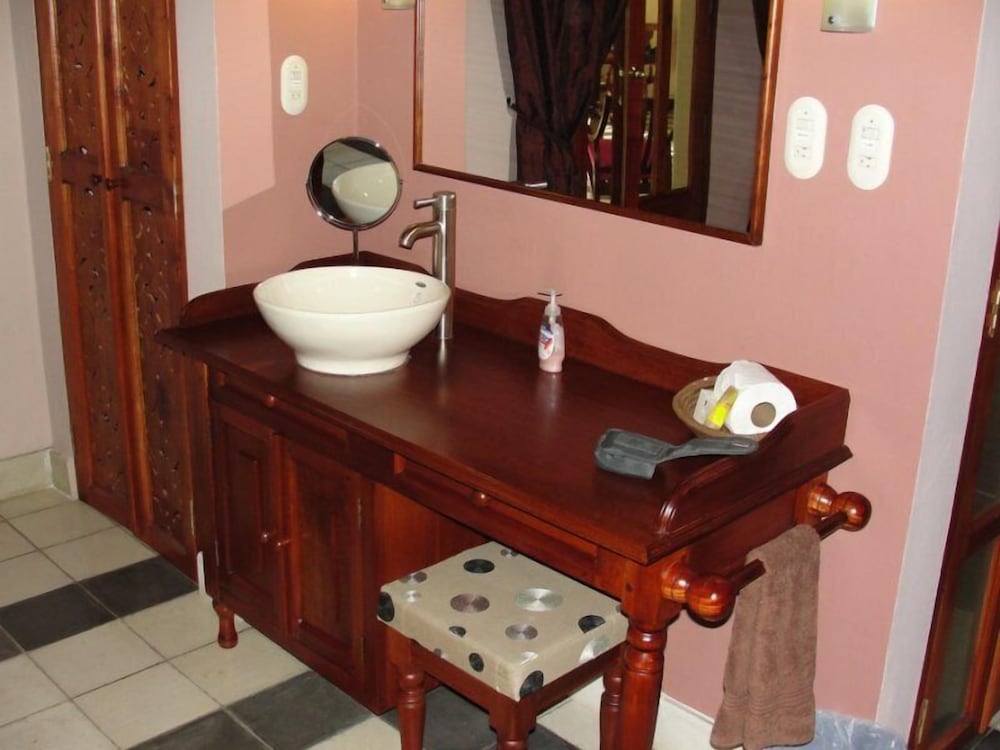 Granada Vacations - Hotel Casa Cubana - Property Image 6
