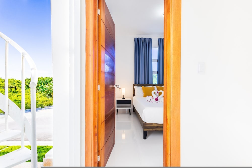 New Modern 2-lvl Punta Cana Villa in Gated Community With Private Pool Rooftop Jacuzzi
