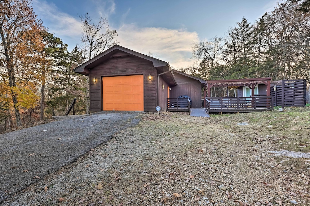 Cozy Holiday Island Home: Hot Tub + Chiminea! view 2