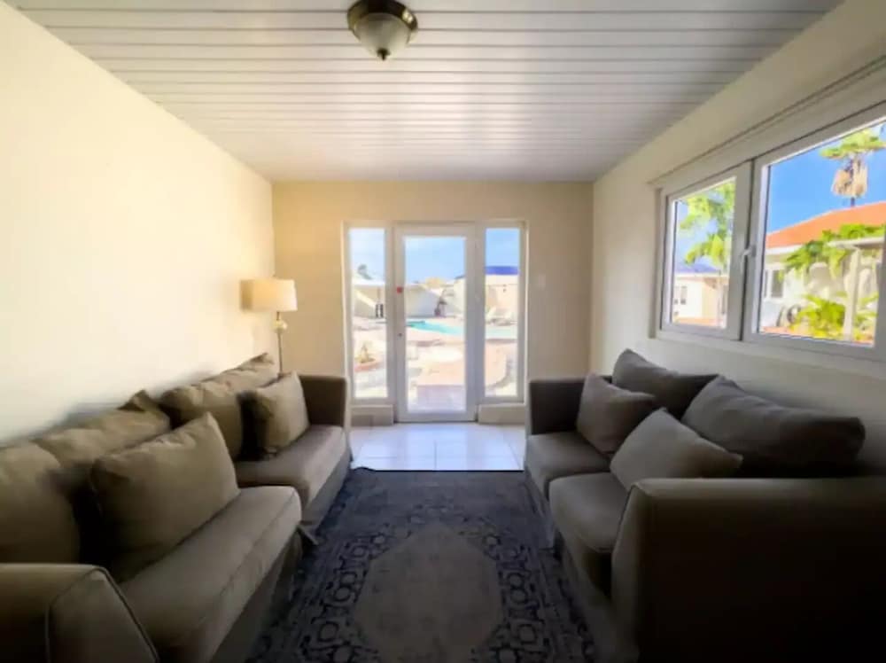 Spacious 6BR Villa w Pool Close2beach Sleeps 16