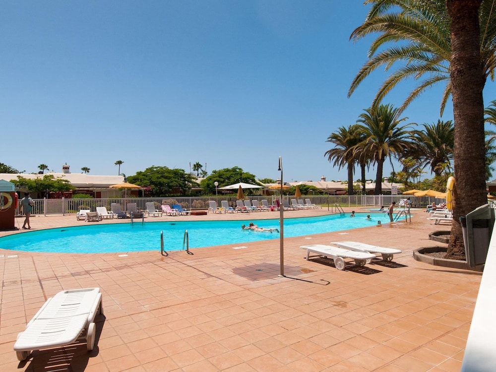 Bungalow in Maspalomas Near Beaches & Pool