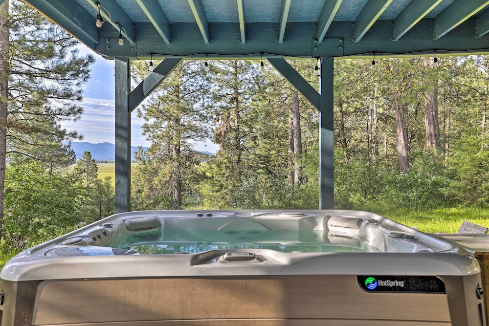 Private Cascade Cabin With Hot Tub & Fire Pit!
