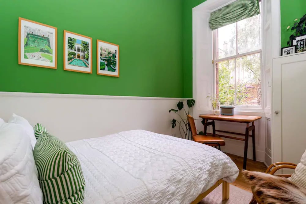 Eclectic 1 Bedroom Apartment in Edinburgh, New Town view 4