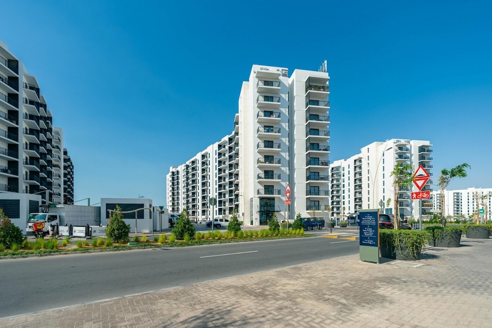 Chic Apt on Yas Island cls to ALL Main Attractions