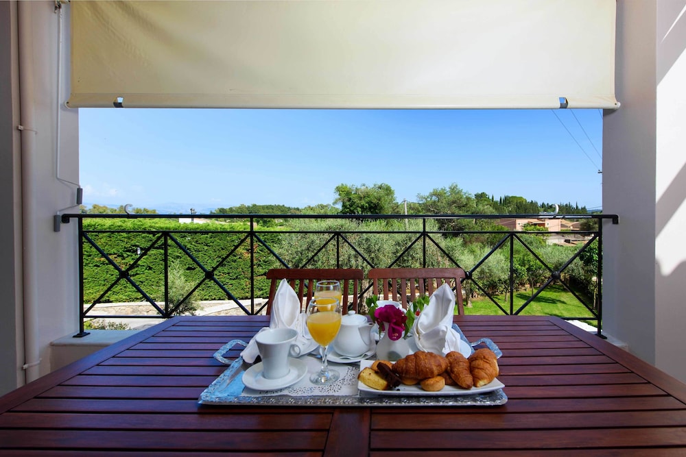Il Tesori Dassia Villas