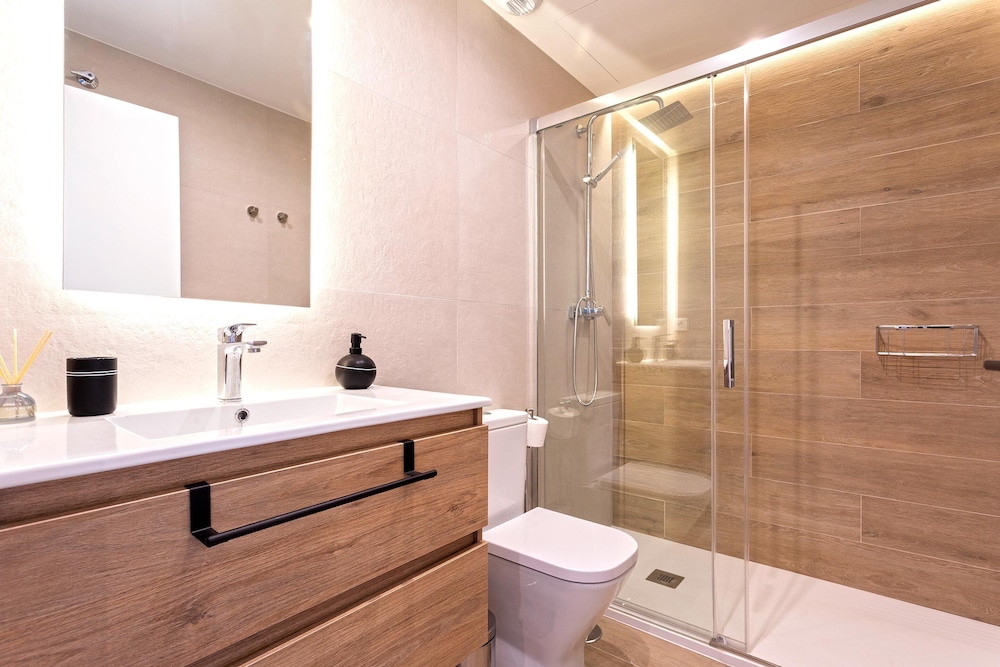 Beautiful 1 bd With 2 Private Terraces Pool and Parking Arruzafa III