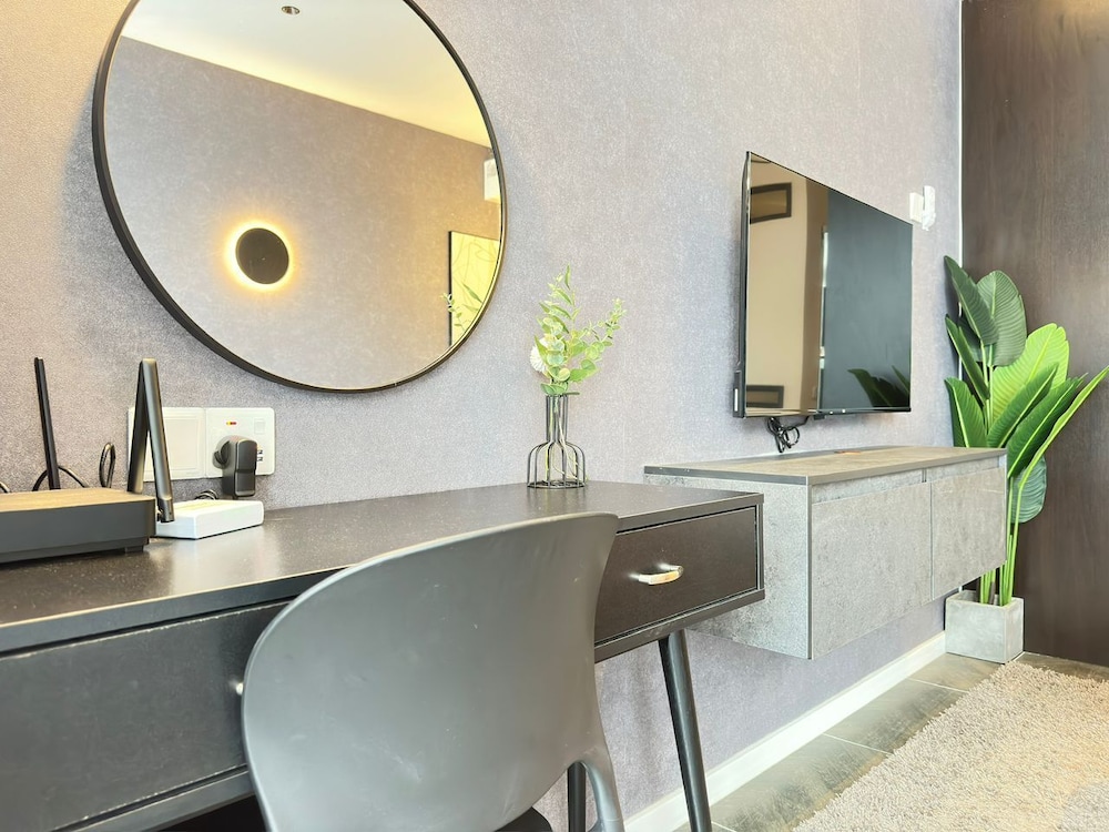 Scarletz Suites KLCC by Purple Orchid