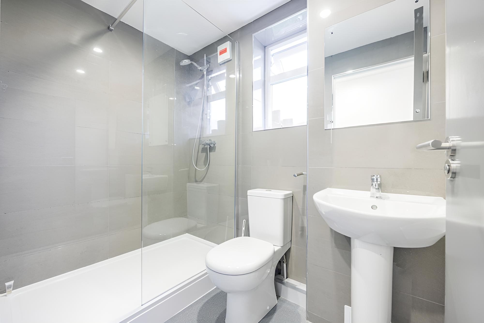 Vibrant Rooms NOTTINGHAM - SK view 4