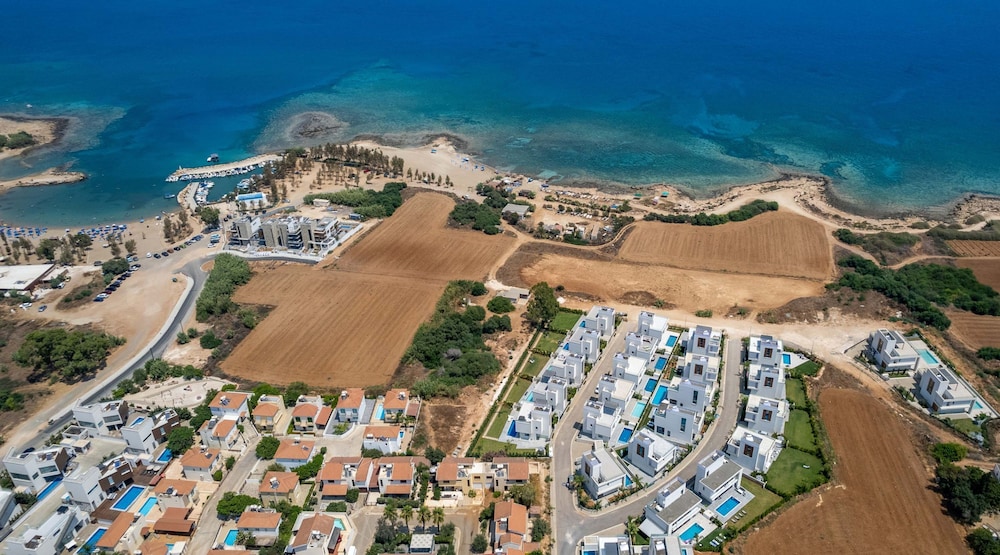 By The Beach - Sunstone Seaview Villa