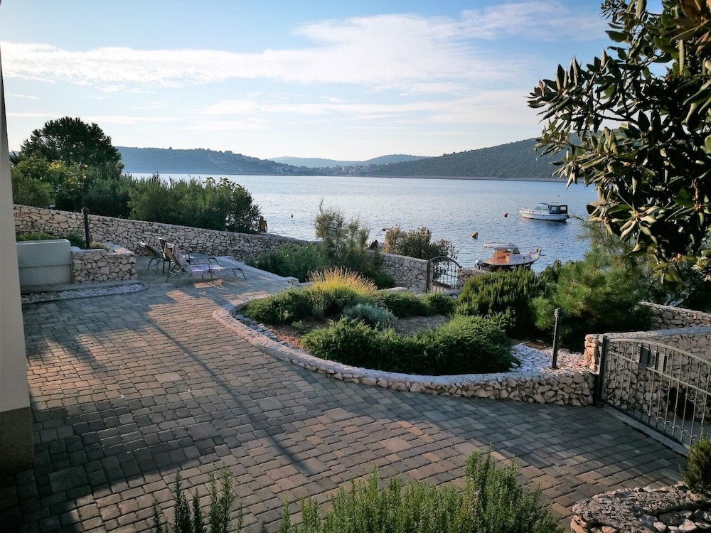 Tih - 20 m From sea - A1 Ruzmarin view 3