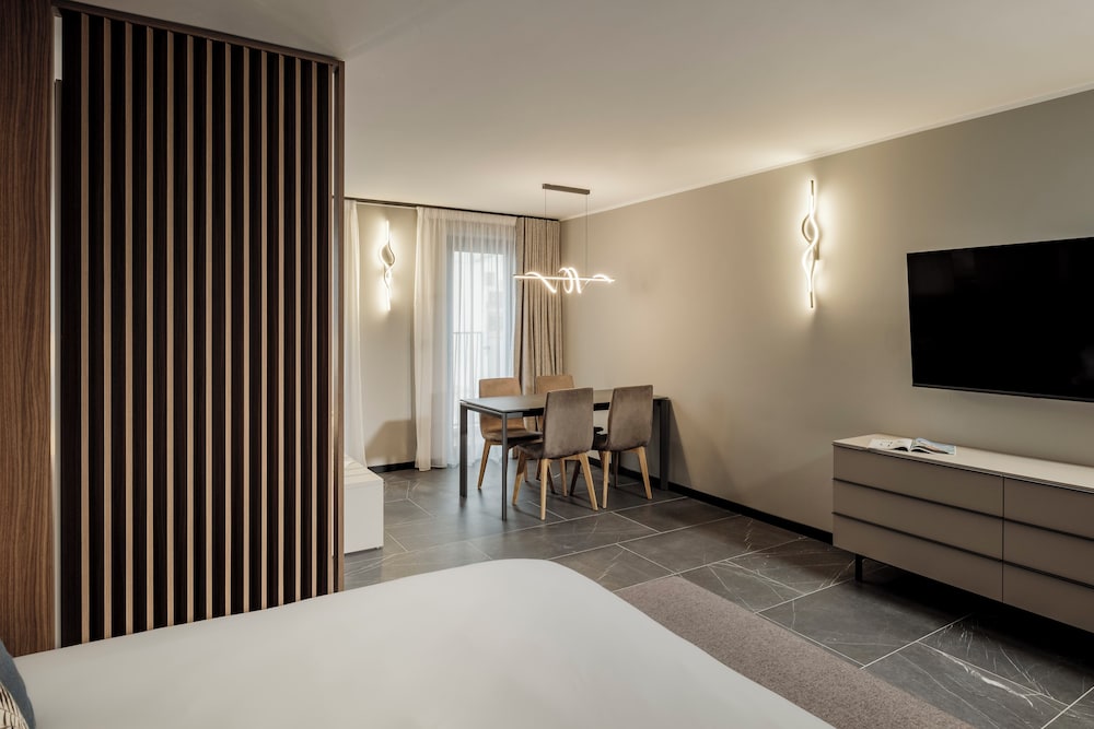 Isabella Suites