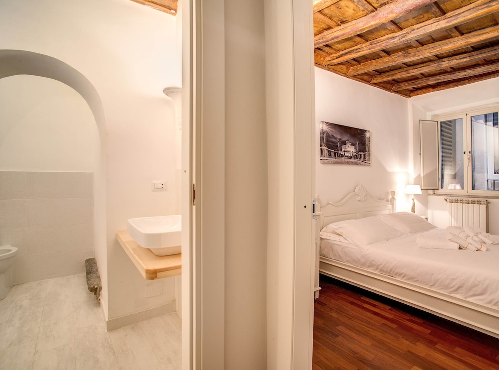 HI Navona apartment