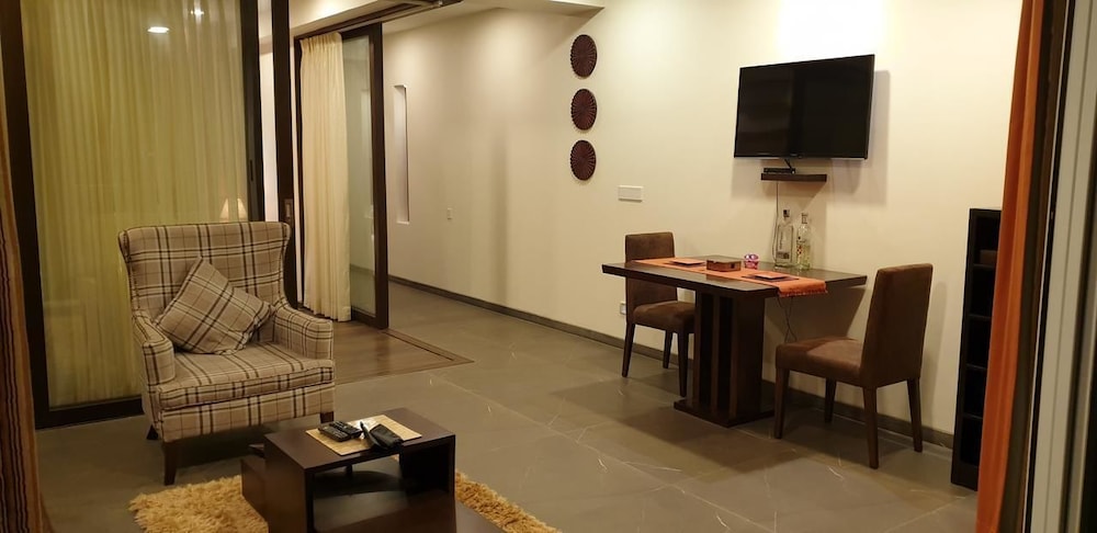 Zondela Inn Luxury Apartments