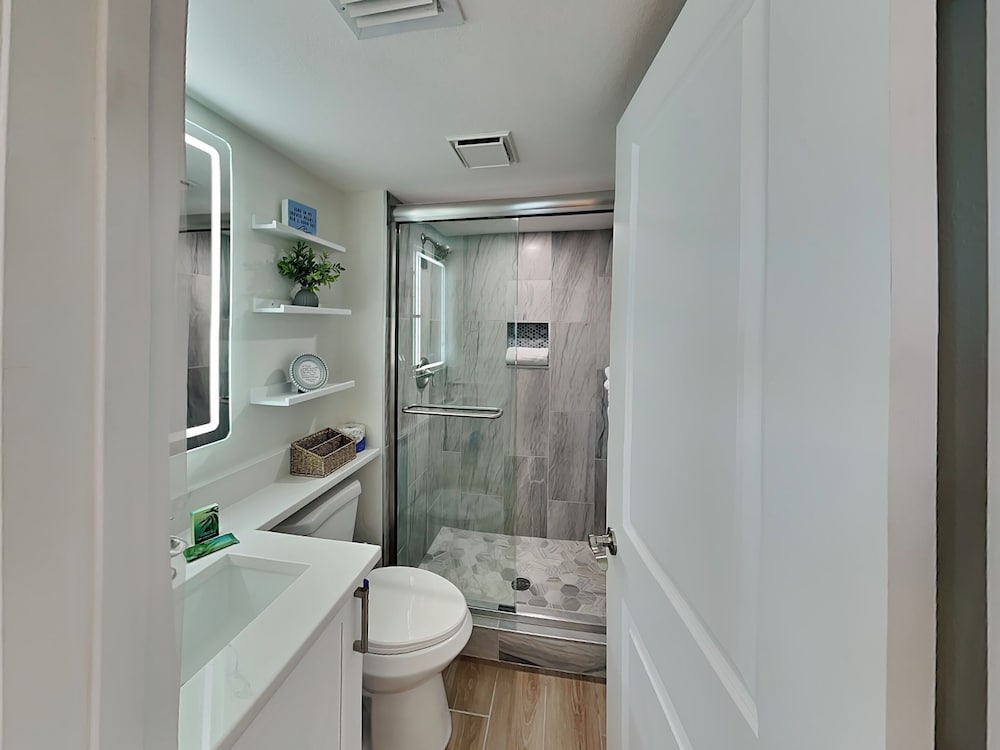 Seaside 4 by Distinctive Beach Rentals