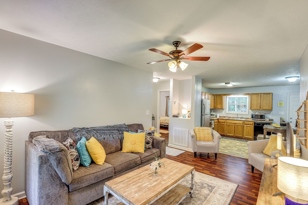 3 Mi to Cherokee Reservoir: Blue Haven Bungalow