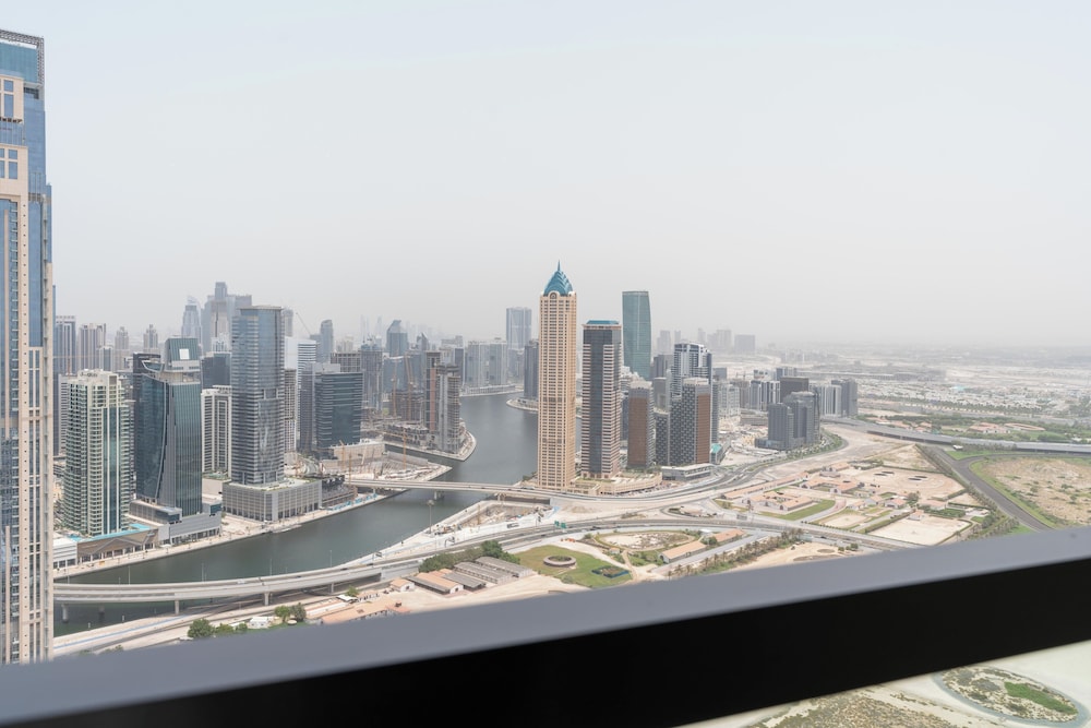 Lux BnB Aykon City I Skyline Canal Views