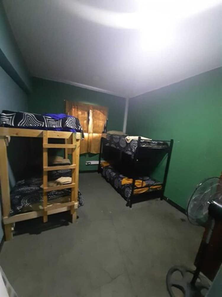 Hostal Gran Santiago Yungay view 4