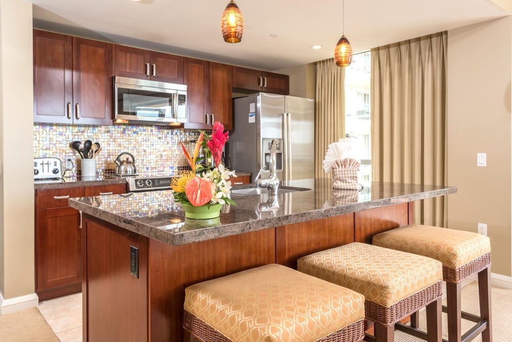 Honua Kai Konea 2 Free Rental Cars KBM Resorts Wrap Around Lanai 2 Units, 5 Bedrooms Ml-1409