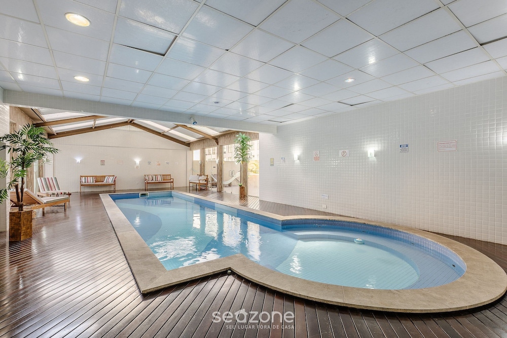 Studio in Condominium With Pool and Gym Nwc1510