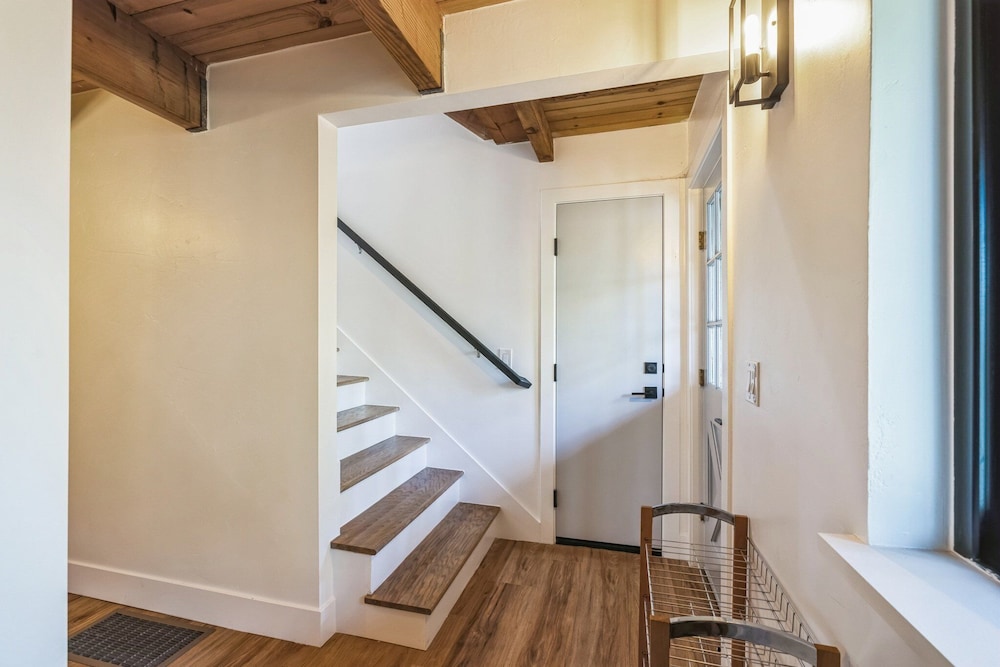 Golden Peak Cabin 3 Bedroom Home by Yosemite Region Resorts