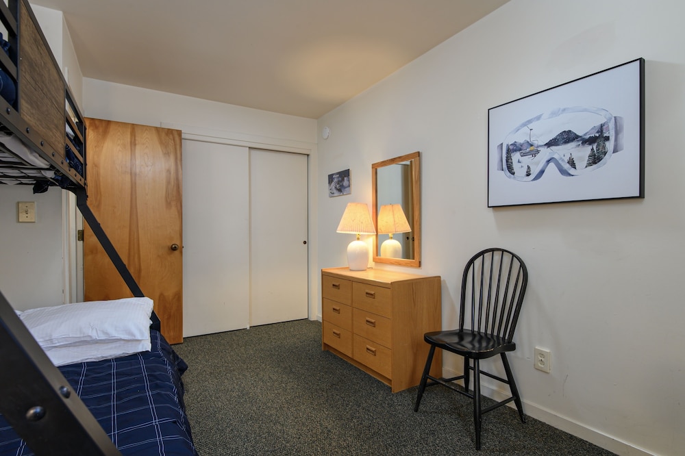 Glades 13 2 Bedroom Condo