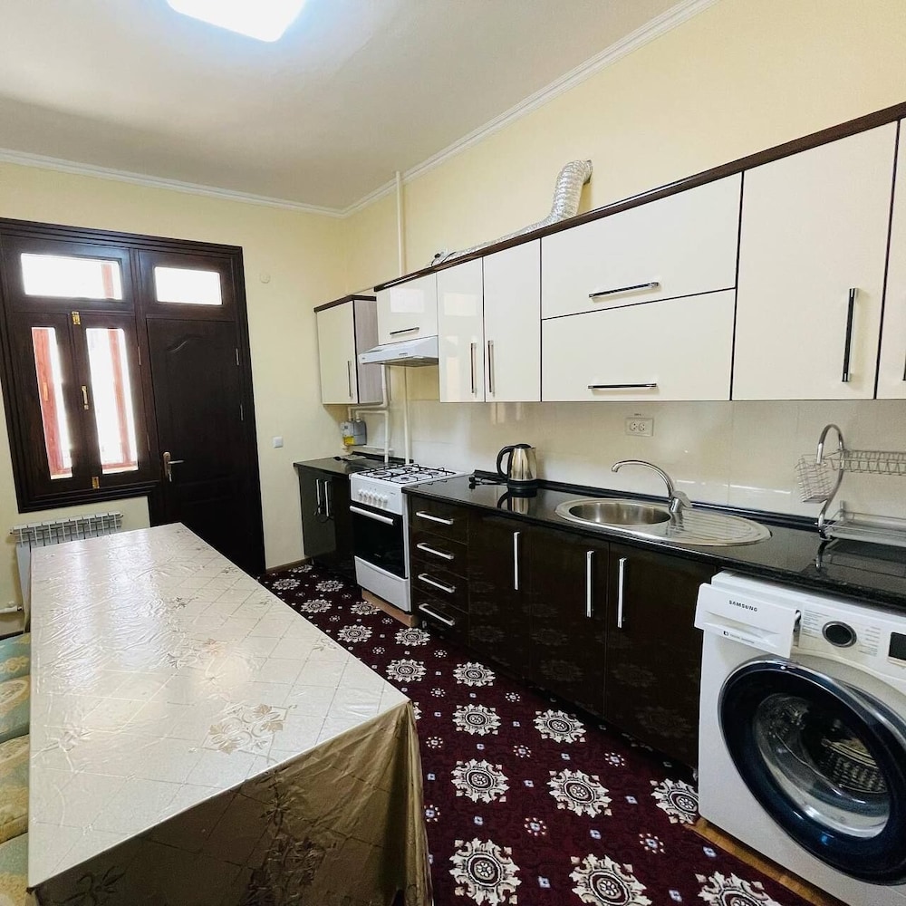 Fayzobod Guesthouse B&B