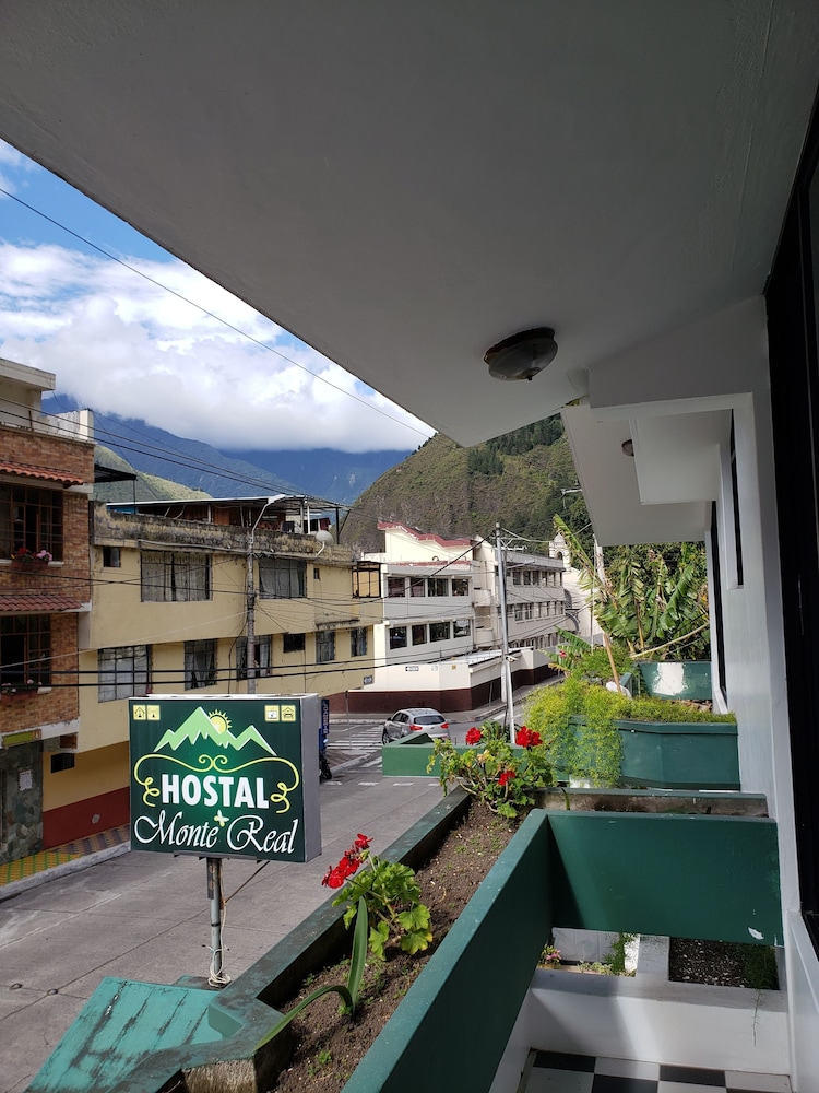 Hostal Monte Real