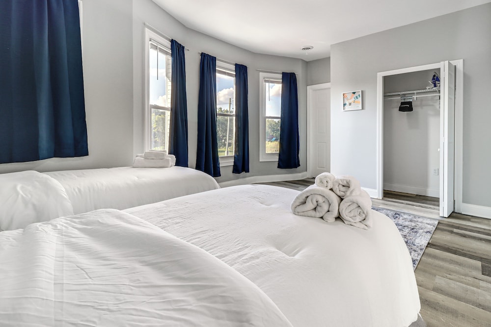 Spacious Detroit Suite: Close to Dtwn & Med Center view 4