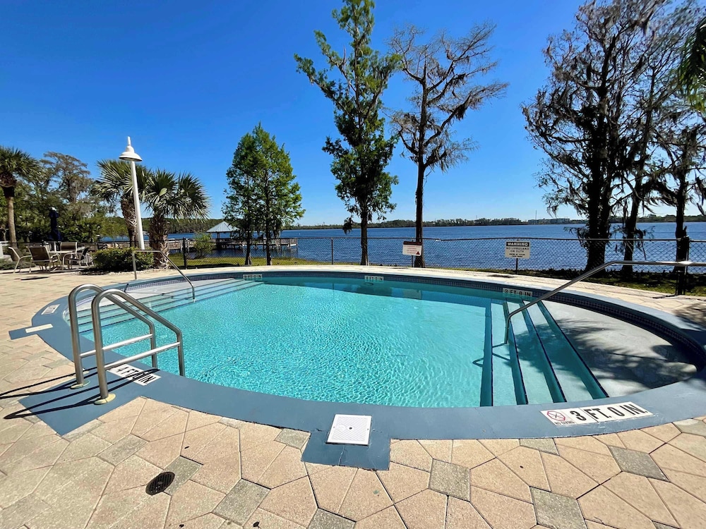 Lake Views At Blue Heron
