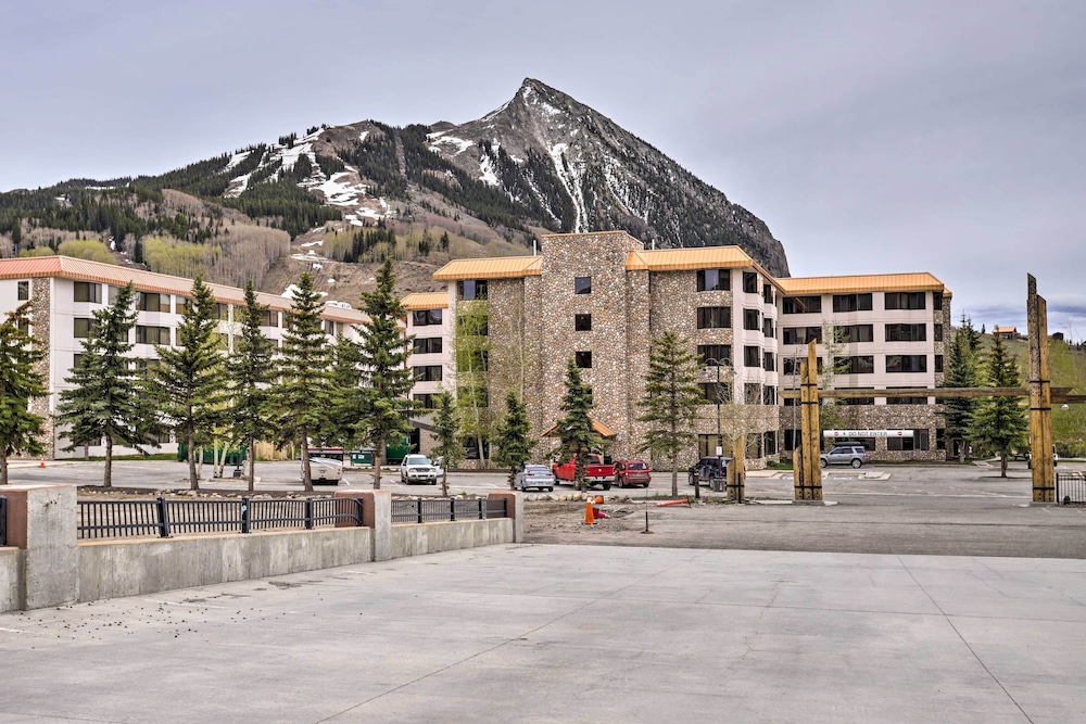 Crested Butte Studio w/ Community Hot Tub & Pool! view 4