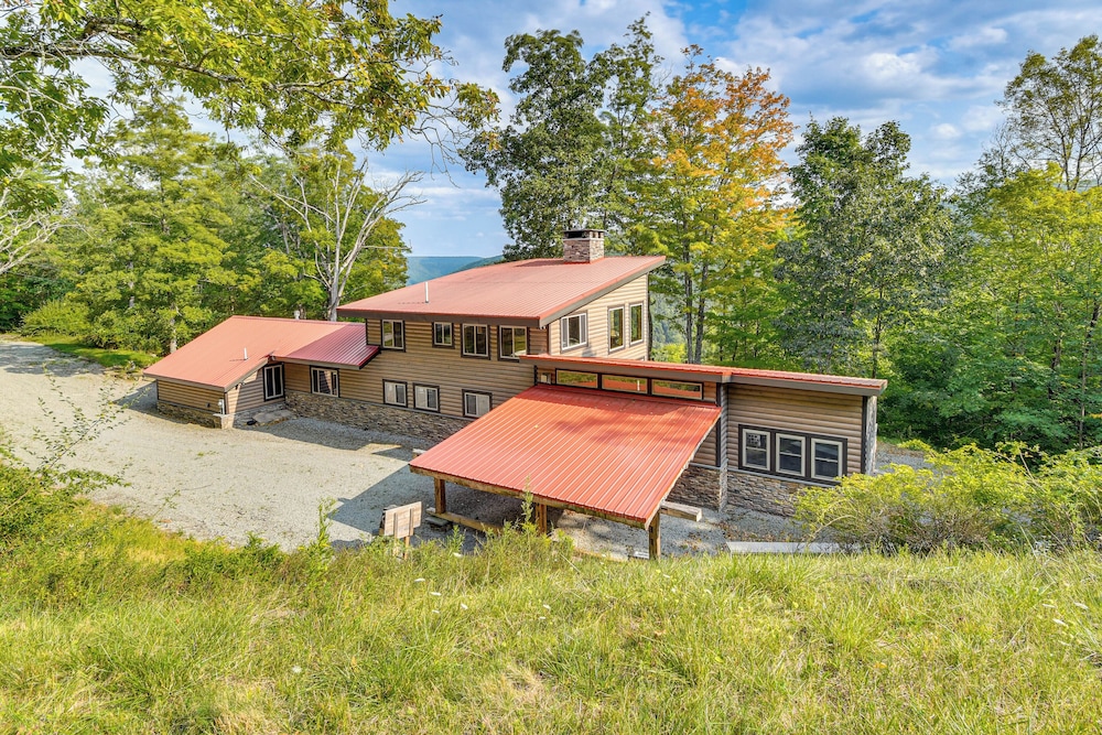 Luxe Cabin Compound 4 Mi to Cameron State Forest!
