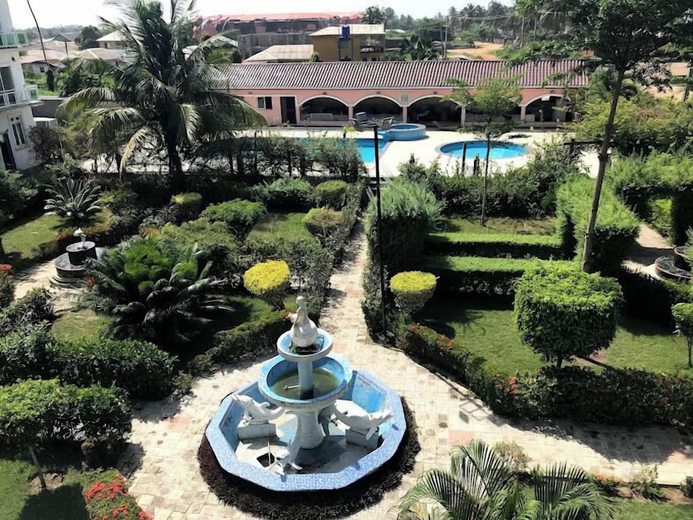 Chakaville Beach Resort
