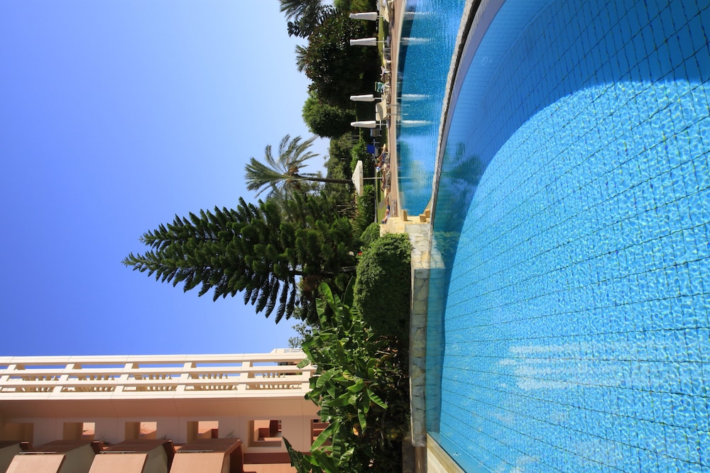 AQI Pegasos Resort