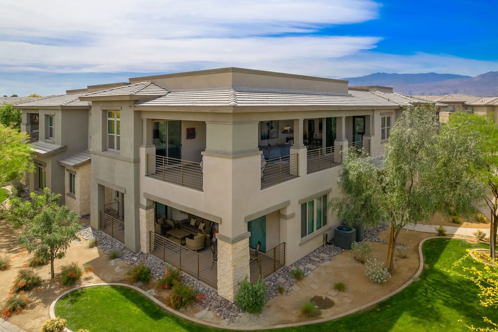 A Luxurious Oasis Experience in Desert Palm