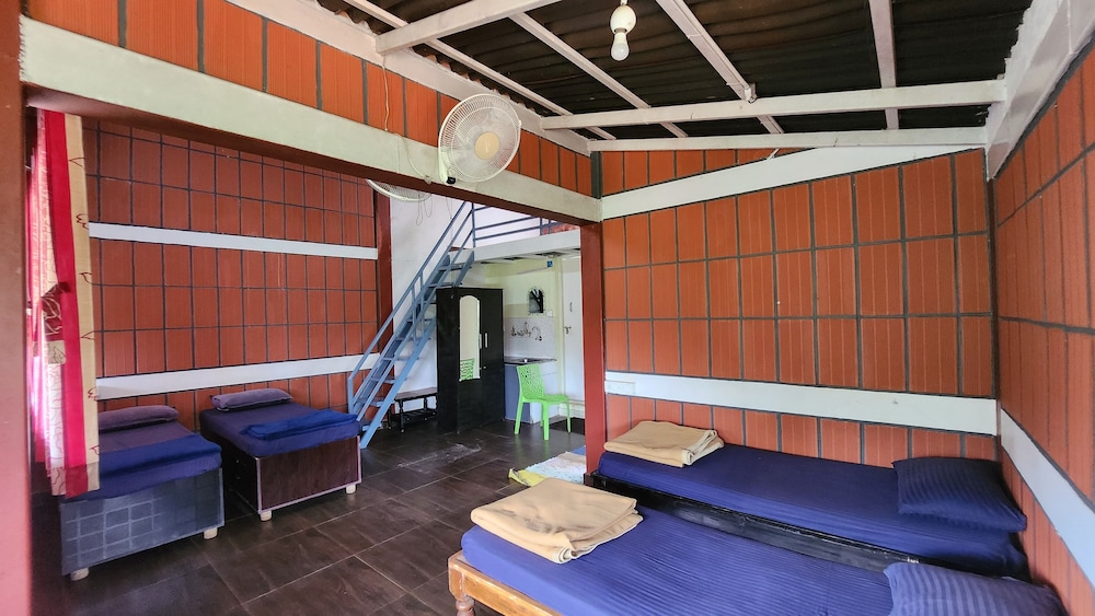 I-ROOMZ Donimoole Homestay