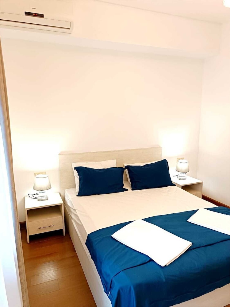 1bdr luxury apartment