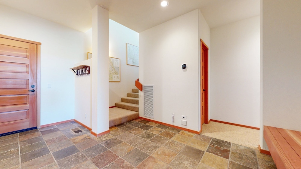 Snowcreek V #819 4 Bedroom Condo
