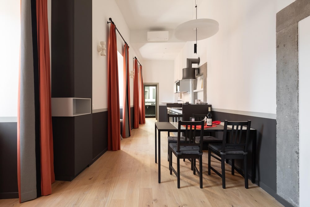 Stunning Rose Trastevere Apartment