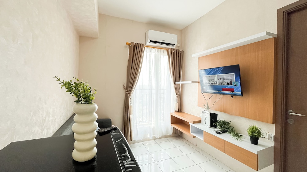 Minimalist 2Br Apartment At Podomoro Golf View