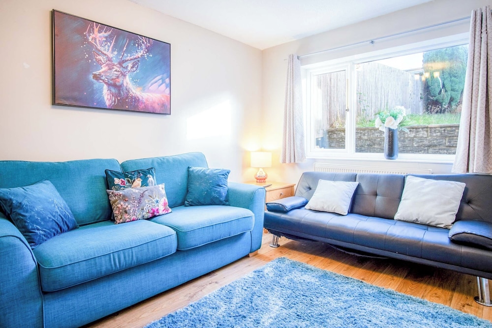 Gellionen - 2 Bedroom House - Clydach
