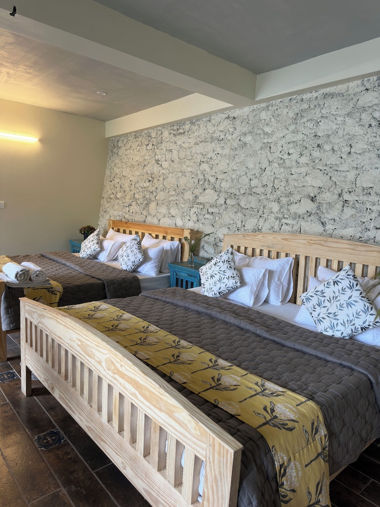 Echor Malusara Lakeview Retreat Bhimtal