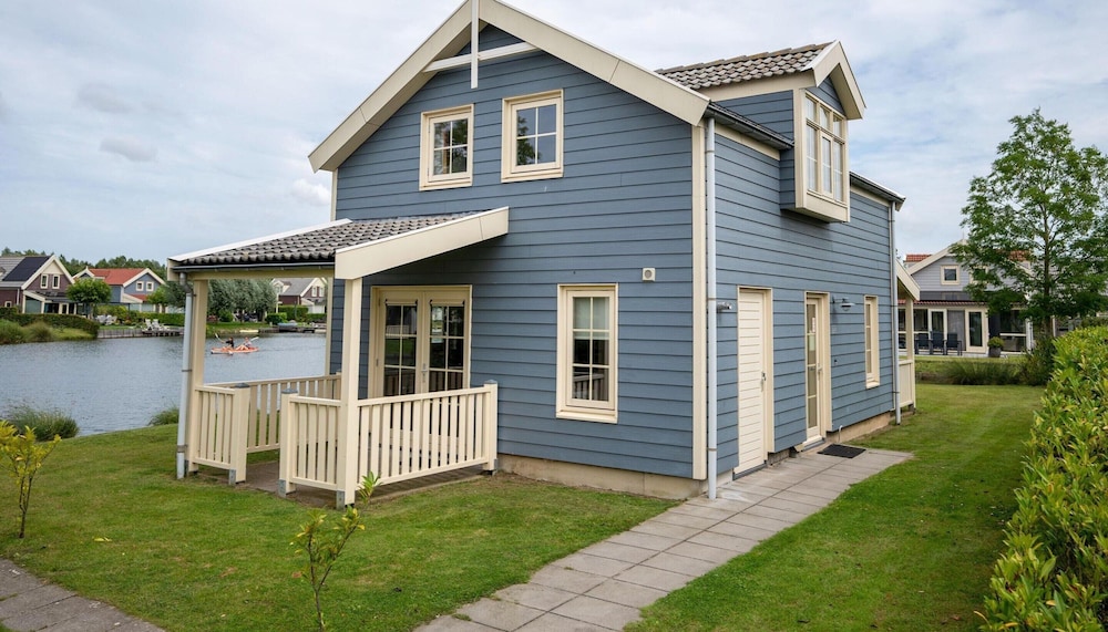 Nice Holiday Home With Sauna Near a Lake