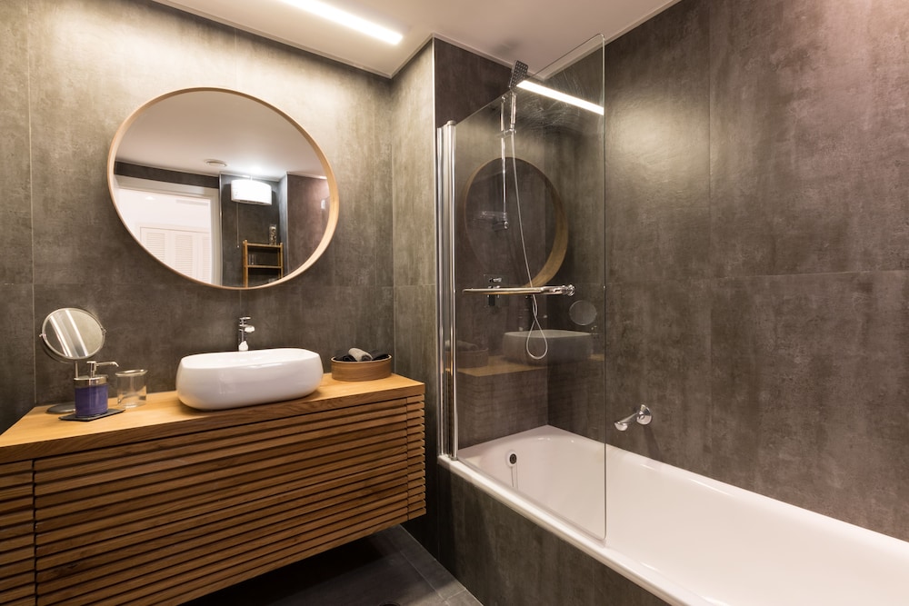 High Class Condo at Marina by FeelHome