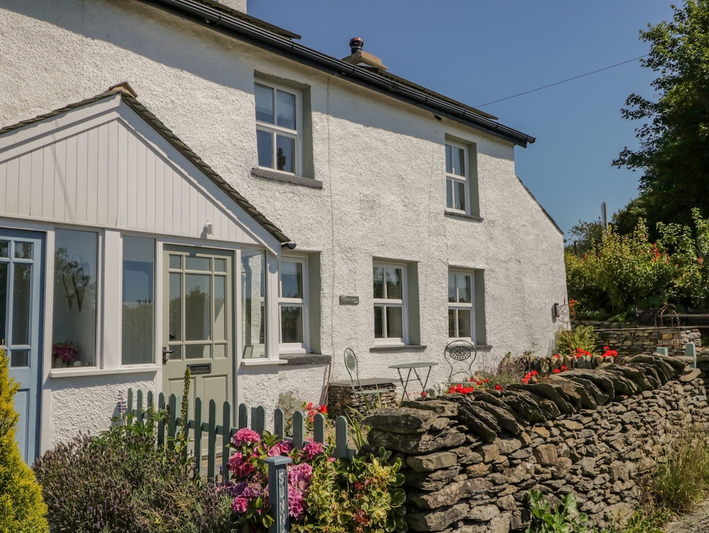 1 Sunny Point Cottages