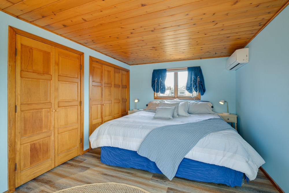 Amazing Rocky Point Retreat Overlooking the Sound! - Property Image 26