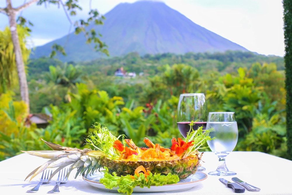 Arenal Paraíso Resort & Thermo Mineral Hot Springs